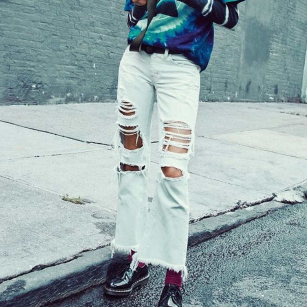 Ripped vintage crop UO jeans
